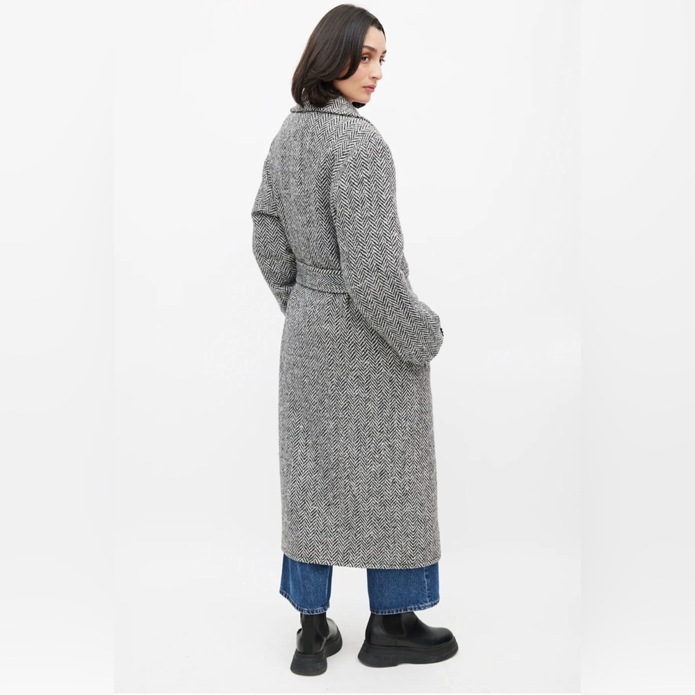 Joseph White & Black Wool Herringbone Coat  size 8 - Picture 3 of 15